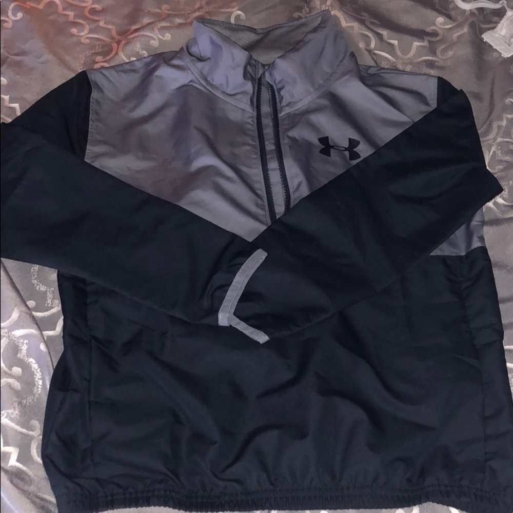 NWOT Under Armour wind breaker size YM